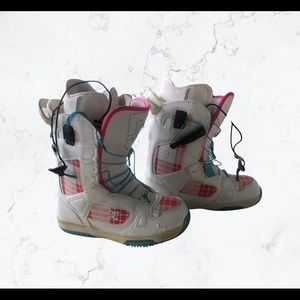 DC Womens snowboard boots size US 7/ UK 5 / EUR 38
